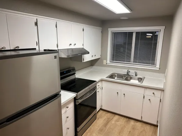 681 19th St NE #681, Salem, OR 97301