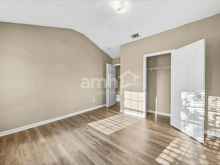 369 Hidden Creek Ln — Photo 16