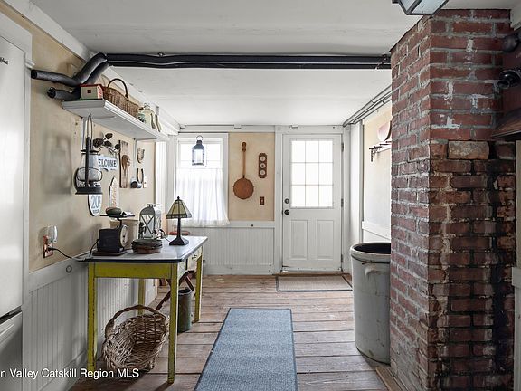 4th image of 24 Schmidt Road