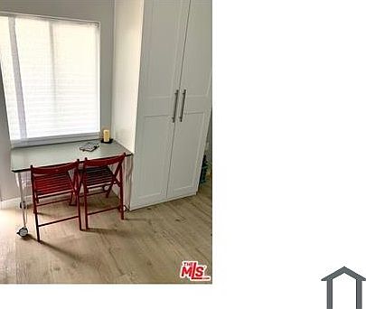 3rd image of 613 S Prairie Ave #11