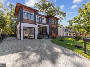 2919 Lawrence Dr, Falls Church, VA 22042