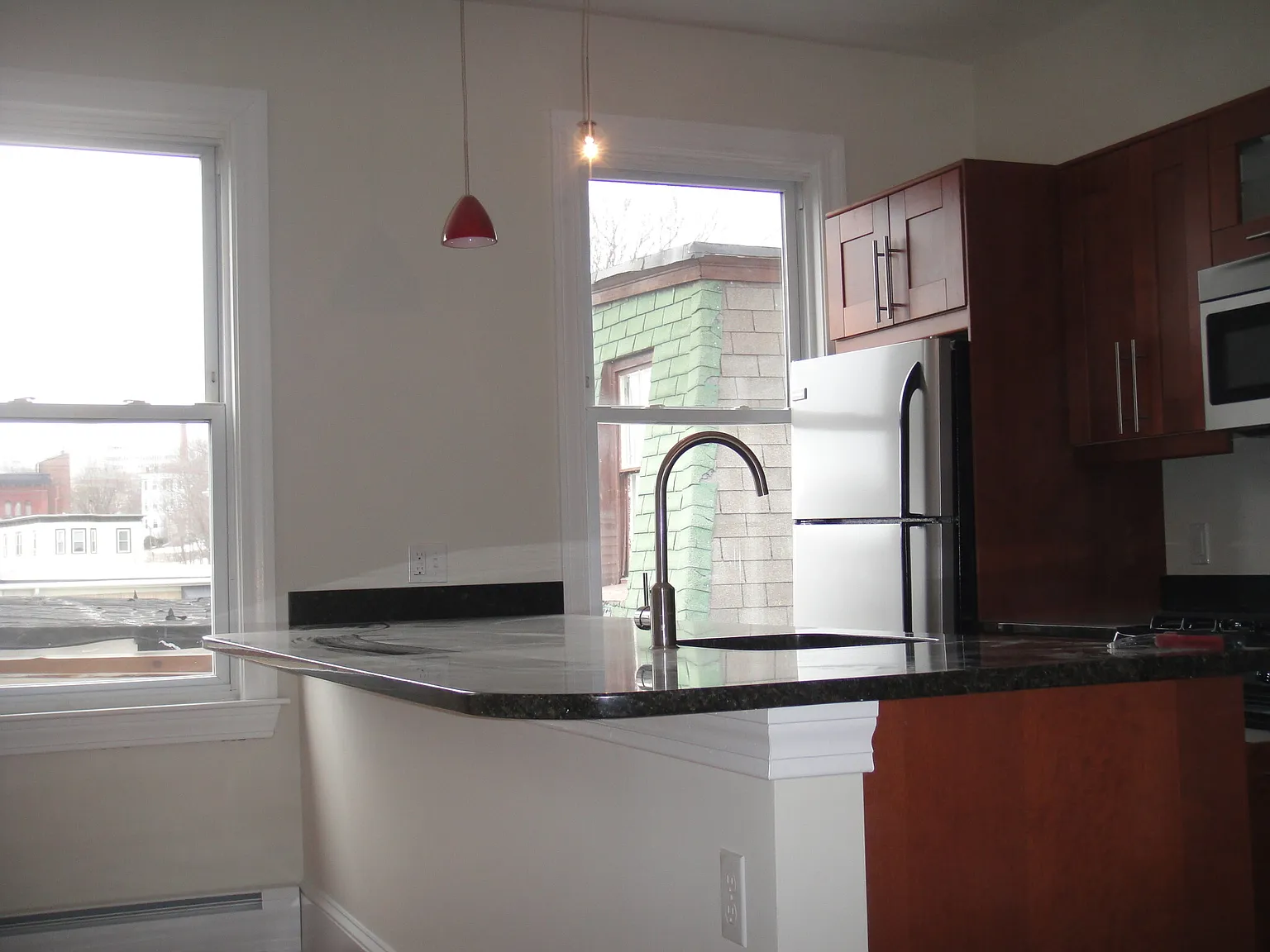 3 bed, 1170 sqft, $4,900 — Photo 4