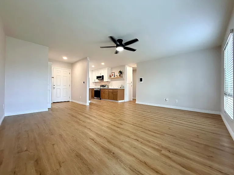 669 F St #21 — Photo 2