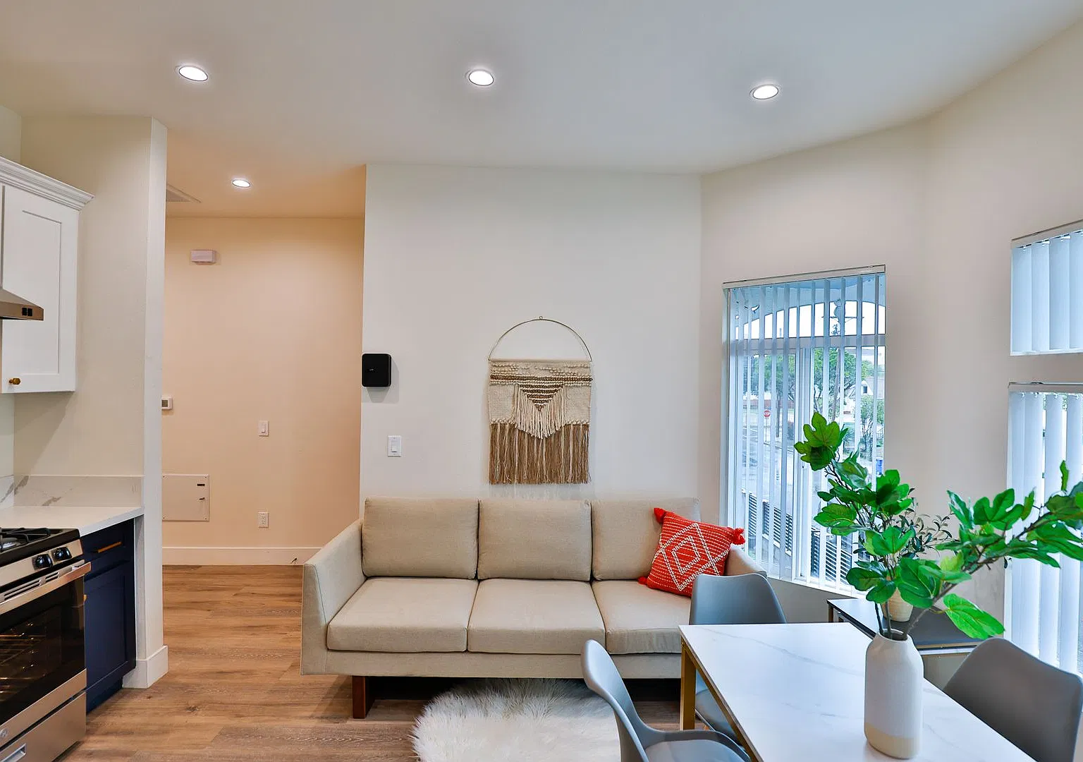3 bed, $3,750 — Photo 2