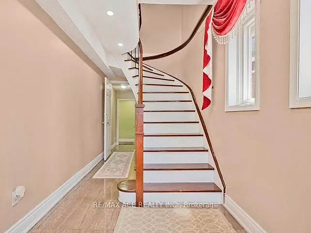 3 bed, $3,000 — Photo 3