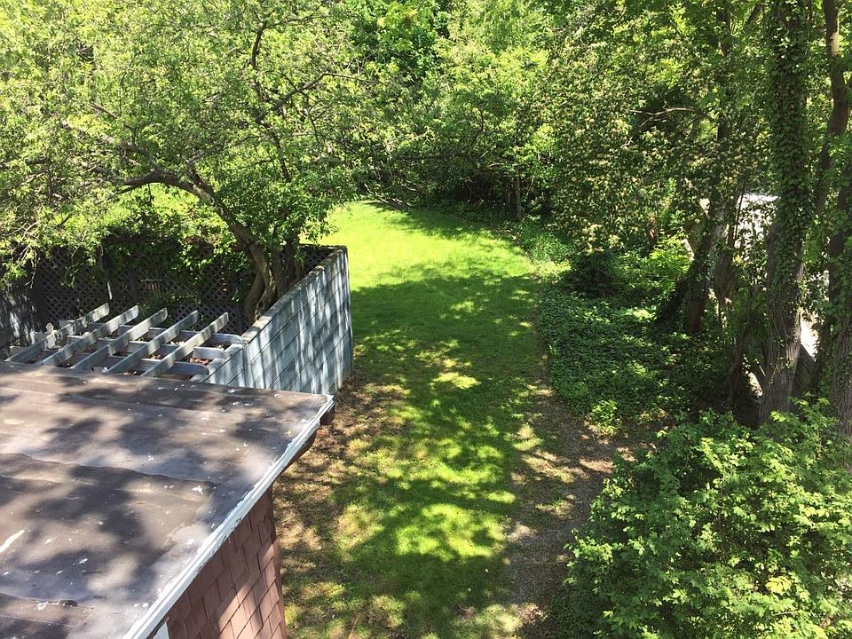 2nd image of 19 Humbert St #1