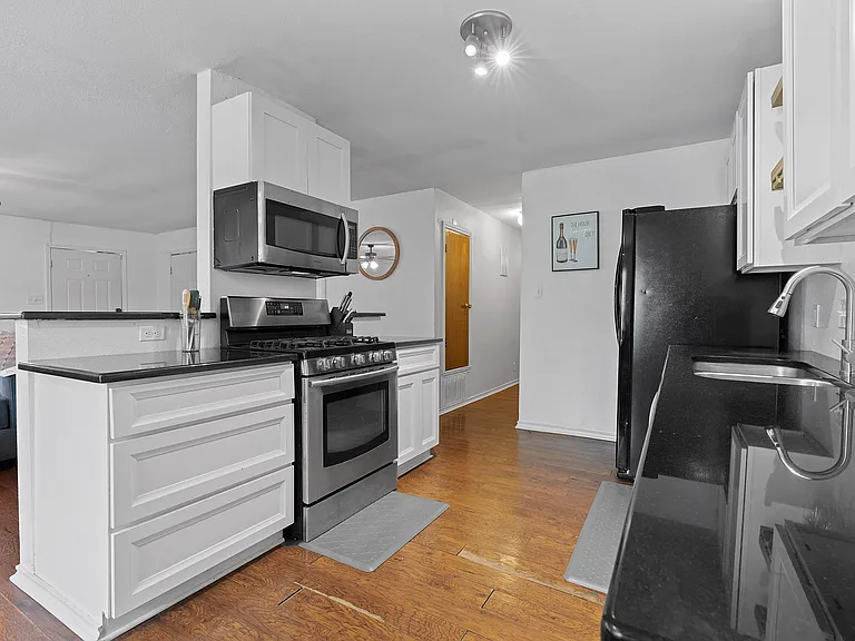 2505 Parker Ln #B — Photo 8