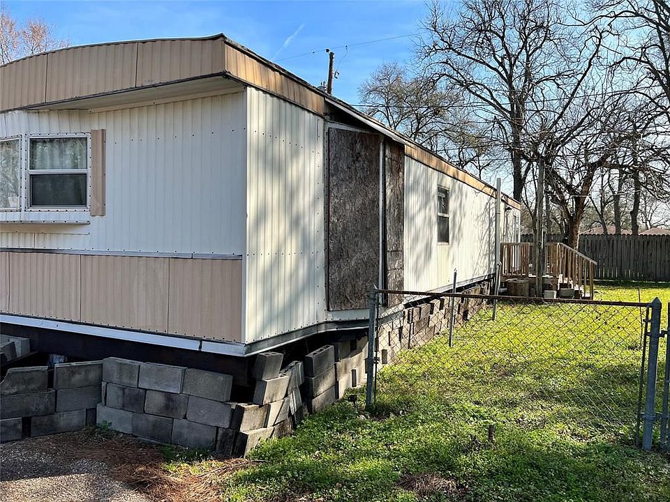 1st image of 10240 Malcolm Dr Trailer 18