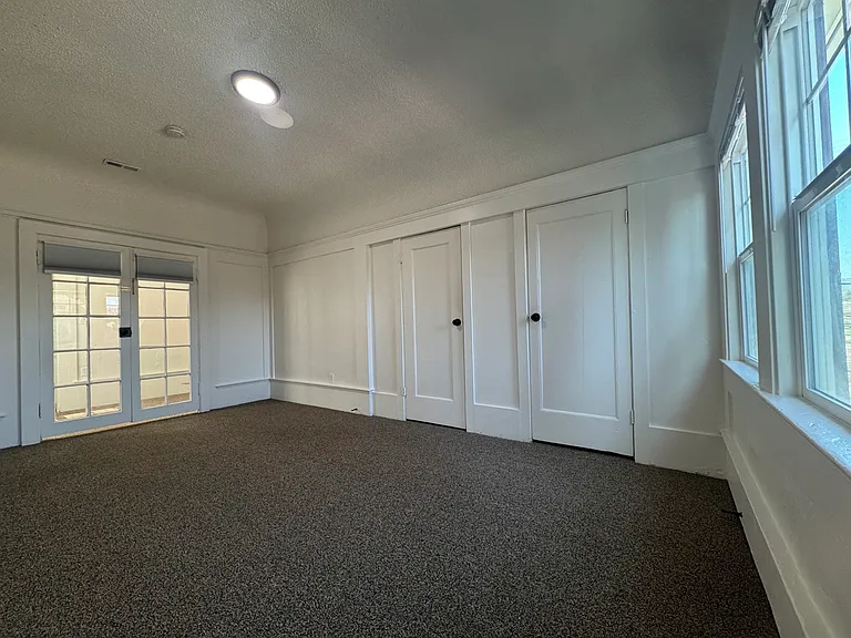 3647 West St — Photo 11