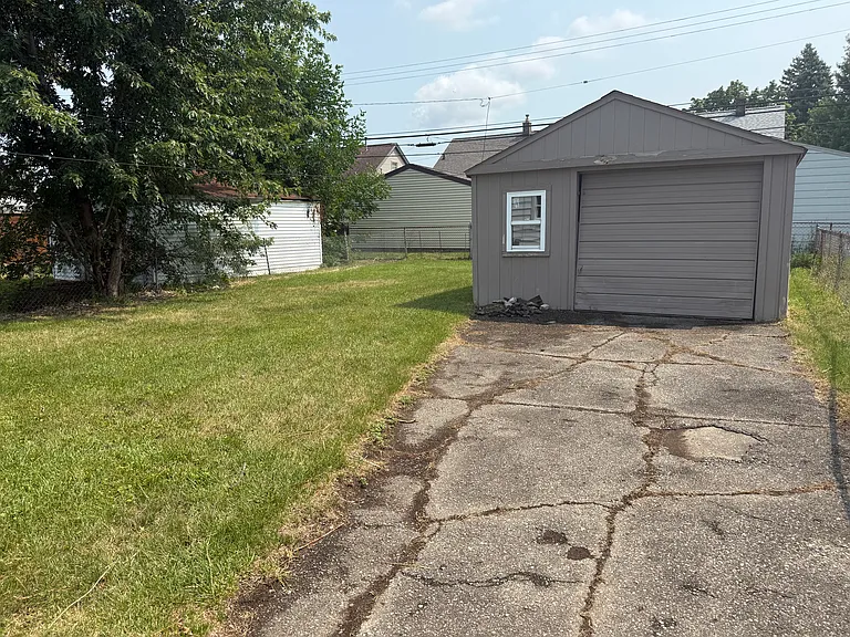 28218 Maple St — Photo 11