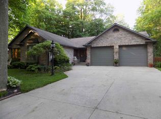 60356 Nottingham Ln, Elkhart, IN 46517