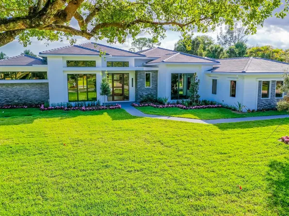 8617 Native Dancer Road N, Palm Beach Gardens, FL 33418