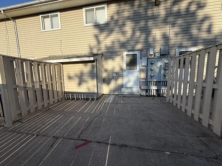 340 Elm St W #3 — Photo 1