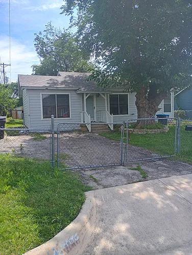 3808 Neches St Photo 1