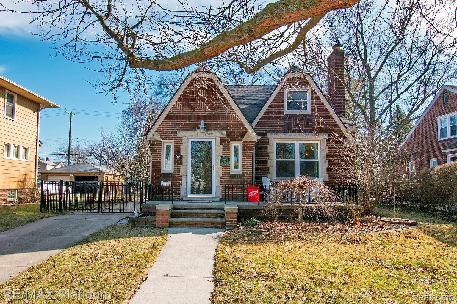 243 W Saratoga St photo 1
