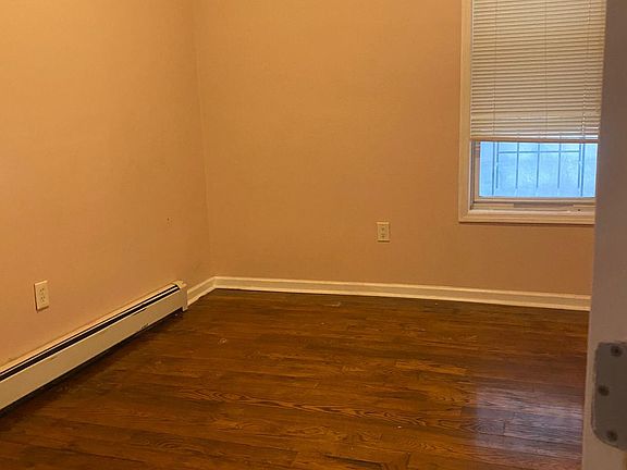 2nd image of 1337 Clay Ave #1