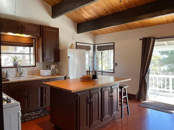 2775 Snowflower Dr, Running Springs, CA 92382