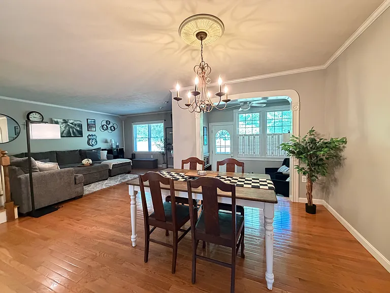 365 Winding Pond Rd — Photo 7