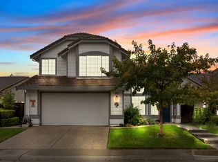 8851 Starfall Way, Elk Grove, CA 95624