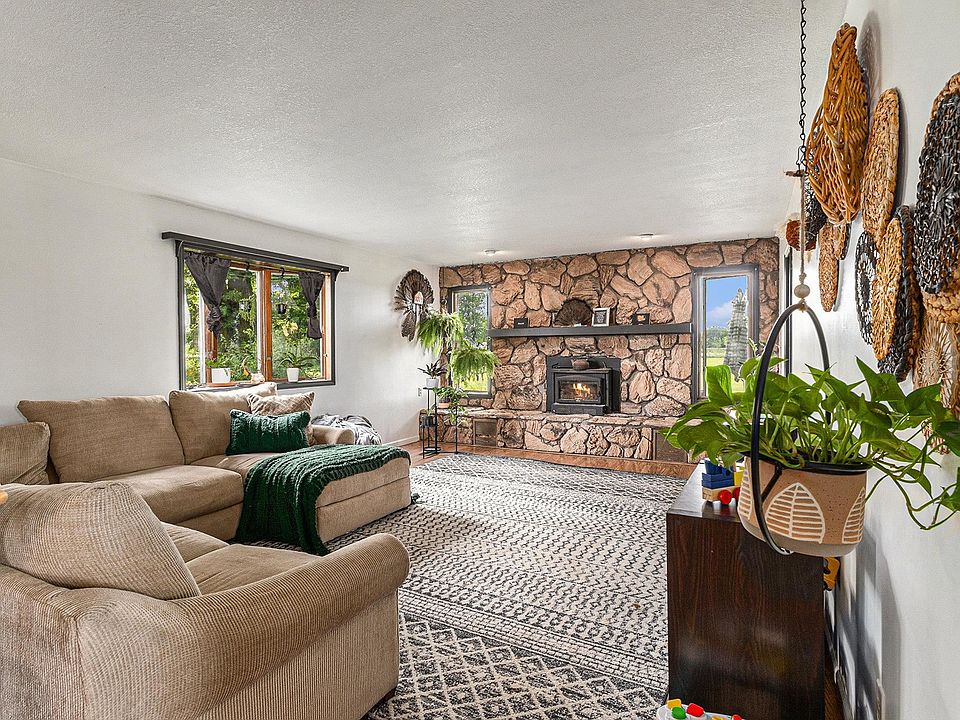 1974 E Dickerson Rd, Unionville, MI 48767 Zillow