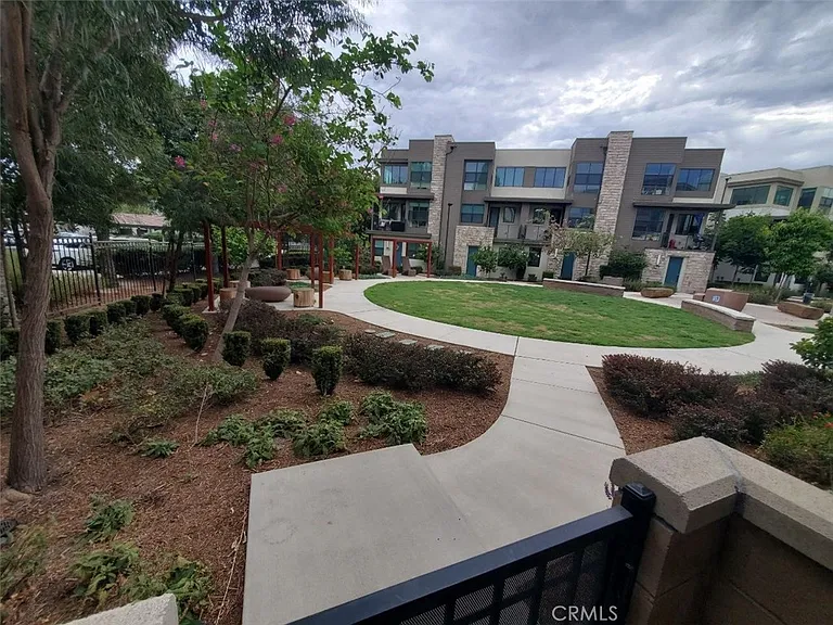 11049 Daybreeze Dr — Photo 13