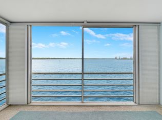 60 Yacht Club Dr APT 303, North Palm Beach, FL 33408