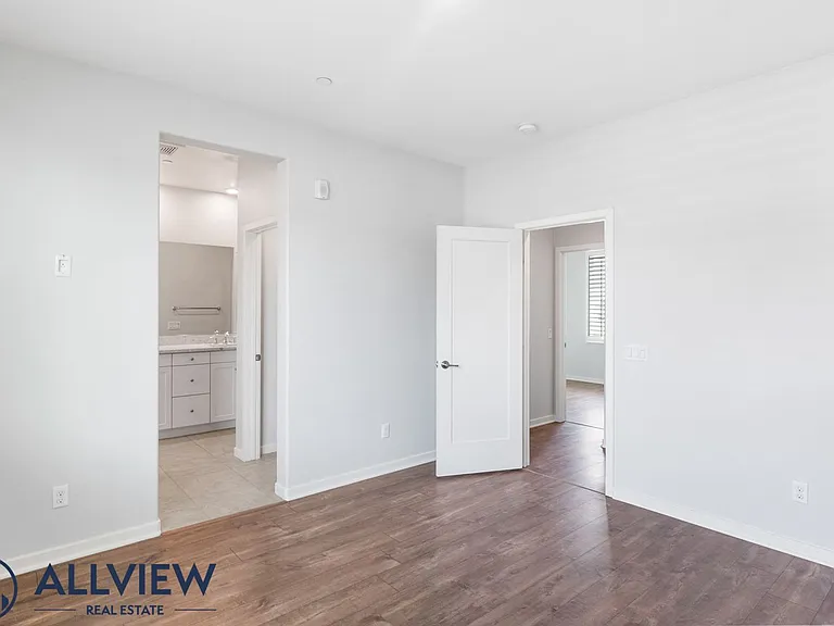 1531 E Lincoln Ave — Photo 21