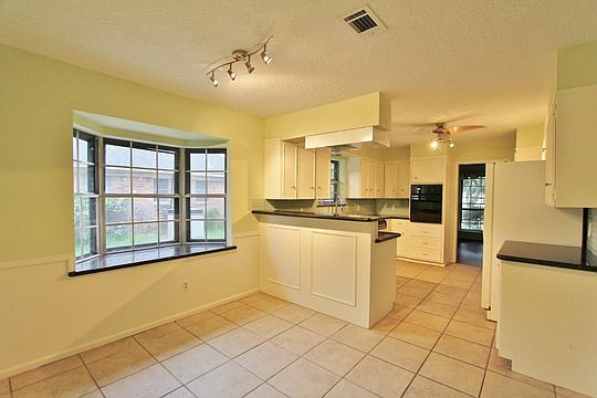 4th image of 815 Norwood Dr