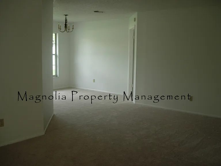 7729 Indian Ridge Trl N — Photo 16