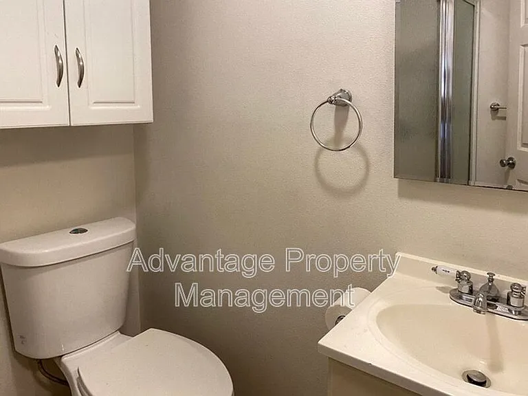301 N Main St — Photo 7