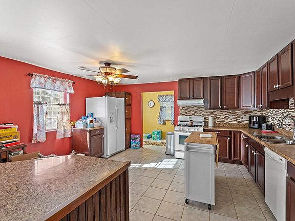 3rd image of 321 Boxwood Dr