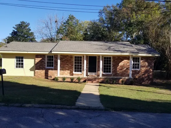 305 S 17th Ave, Lanett, AL 36863