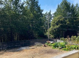 797 Redwood Rd, Whitethorn, CA 95589