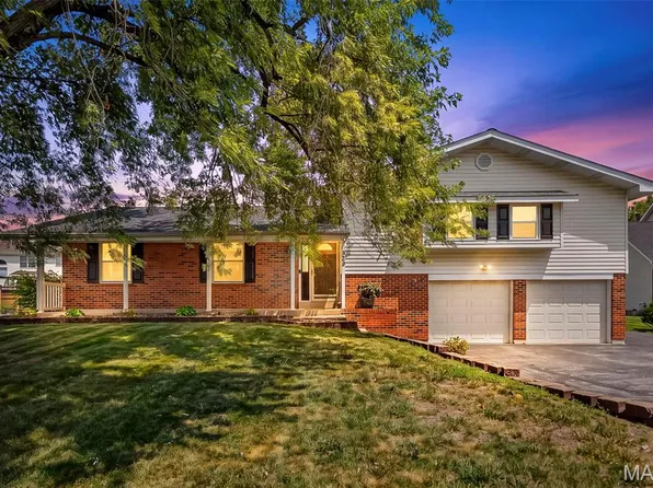423 Ancestry Dr, Saint Peters, MO 63376