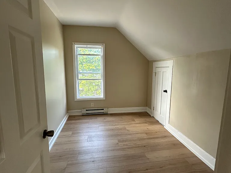 632 Hall St #3 — Photo 5