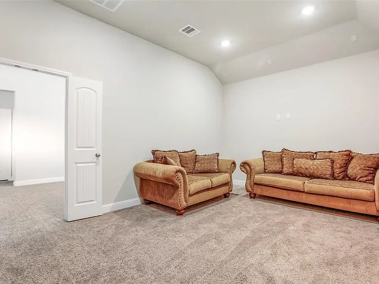 1815 Carriage Oaks Ln — Photo 20