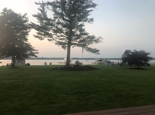 6215 S Lakeview Dr, Fremont, MI 49412