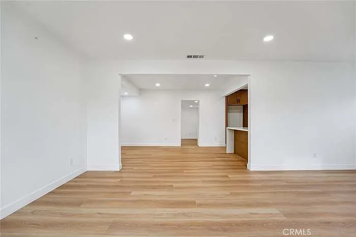 1634 Turrill Ave — Photo 9