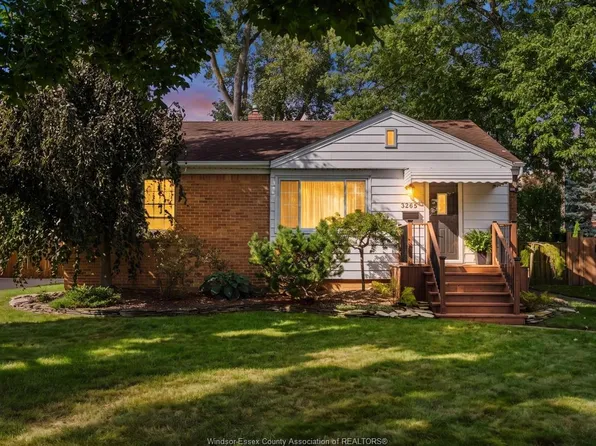 3265 Longfellow Ave, Windsor, ON N9E 2L7