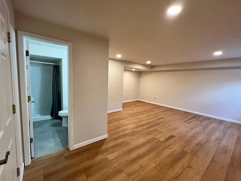 2070 Gonzaga Point — Photo 35