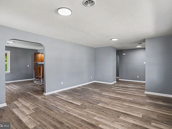 4th image of 520 Woodland View Dr