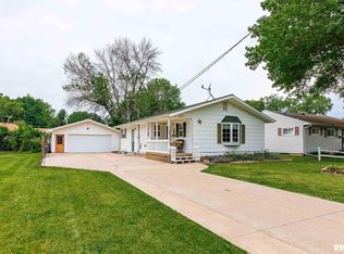 403 NE 6th Ave, Aledo, IL 61231