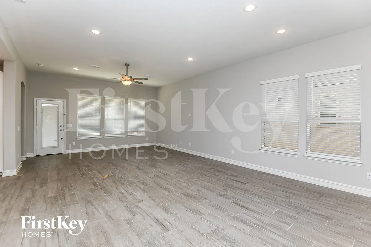 Building Photo - 937 Crest Breeze Dr