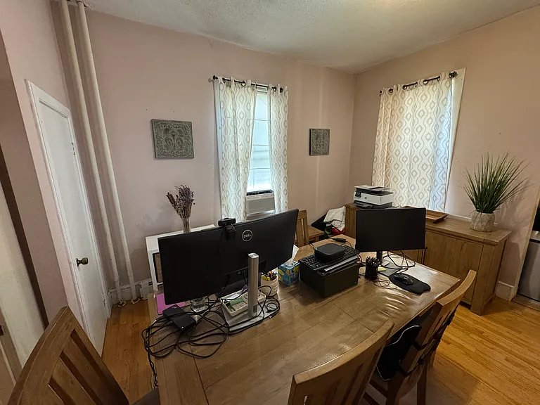 190-192 Holland St #2 — Photo 13