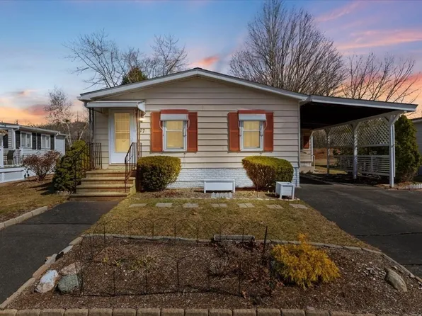 27 Castle Rd #153, Attleboro, MA 02703