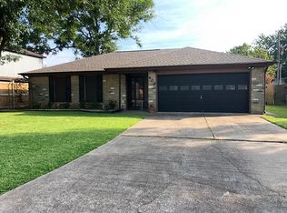 608 S 4th St, Nederland, TX 77627