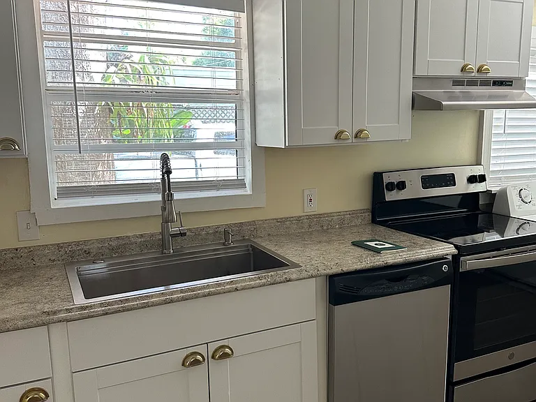 Dishwasher and lots of cabinets!