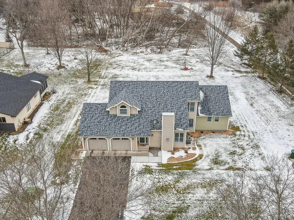 1202 Grandview Dr, Hudson, WI 54016