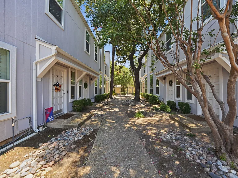 2815 Welborn St #101 — Photo 3