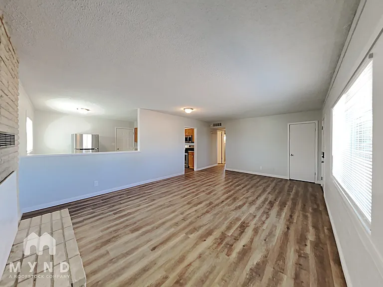 5025 Carmen Blvd — Photo 7